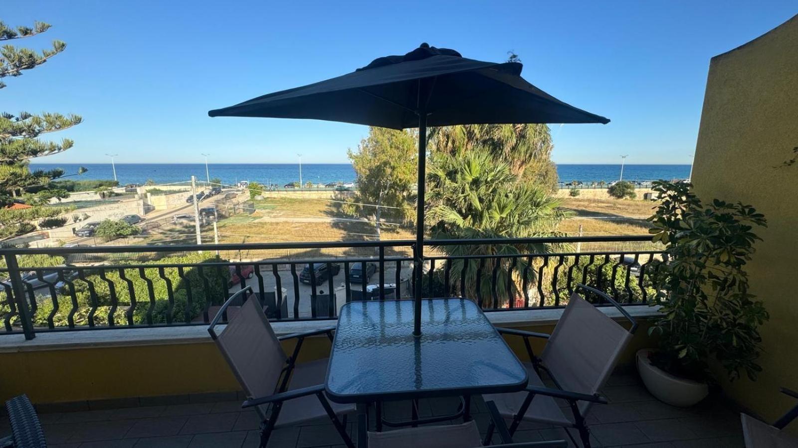 Апартаменты Moonlight House A 50 Mt Dal Mare Noto Marina Lido di Noto Экстерьер фото