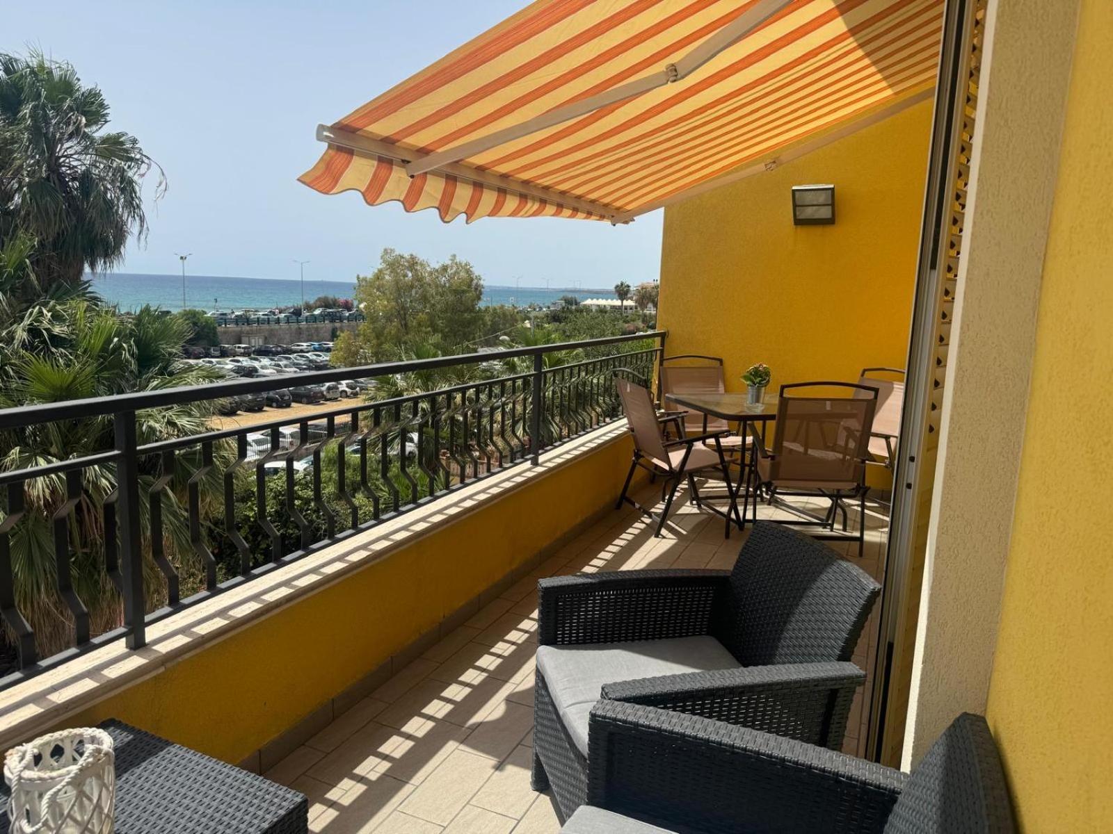 Апартаменты Moonlight House A 50 Mt Dal Mare Noto Marina Lido di Noto Экстерьер фото